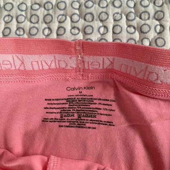 Calvin Klein trunks medium’s - Picture 4 of 8